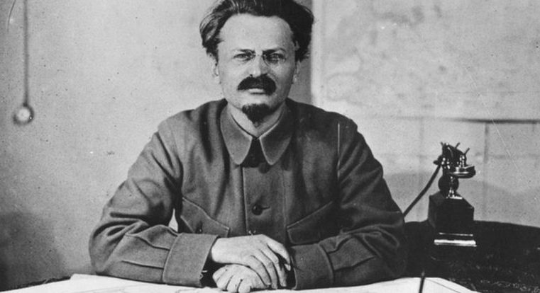 Trotsky: reseña de una biografía de Pierre Broué