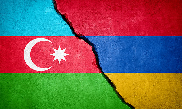 Azerbaiyán y Armenia avanzan hacia la guerra abierta