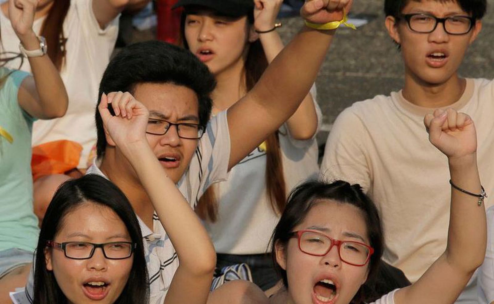 China: Estudiantes protestan restricciones similares a las prisiones