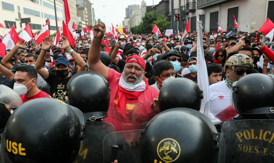 Mientras la guerra impulsa la inflación, las protestas explosivas sacuden a Perú 