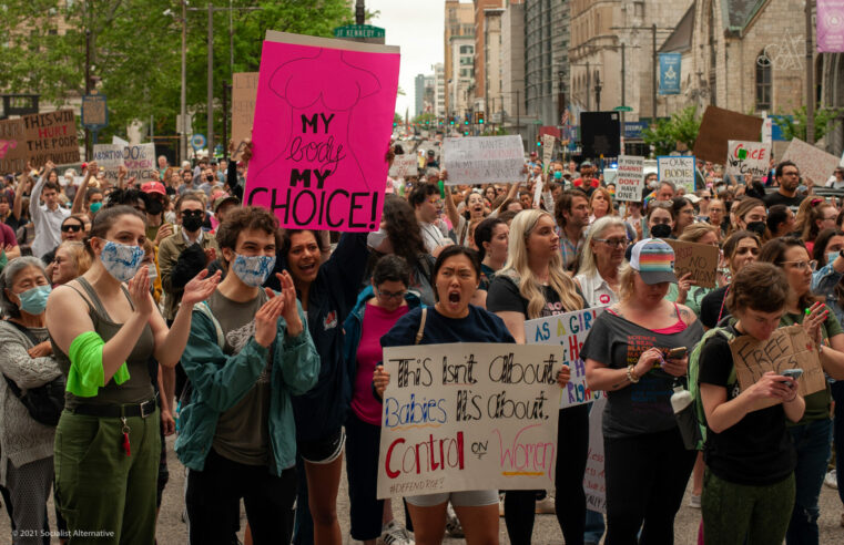 Nuestros cuerpos, nuestra decisión: Feministas socialistas estadounidenses en la lucha por el derecho al aborto