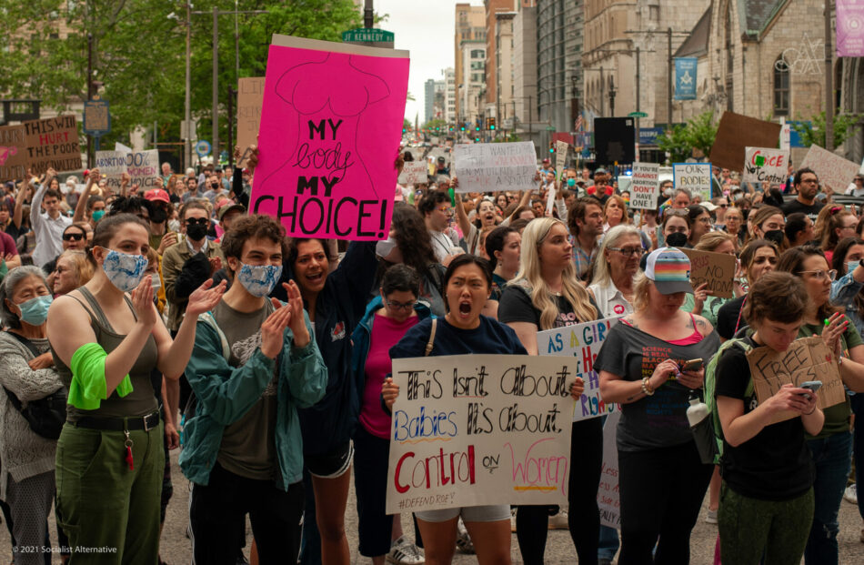 Nuestros cuerpos, nuestra decisión: Feministas socialistas estadounidenses en la lucha por el derecho al aborto