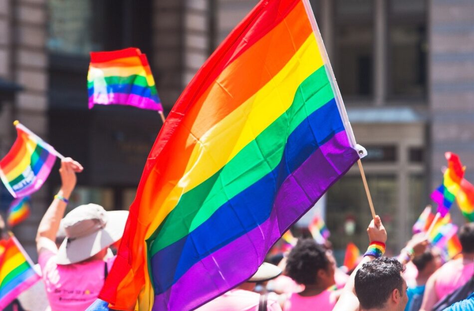 La mentira del “capitalismo arcoíris”: ¿Por qué la LGBTQfobia es parte del sistema?