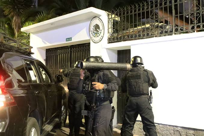 Ante el asalto a la Embajada Mexicana en Ecuador: ¡los pueblos no son un reflejo de sus gobiernos!